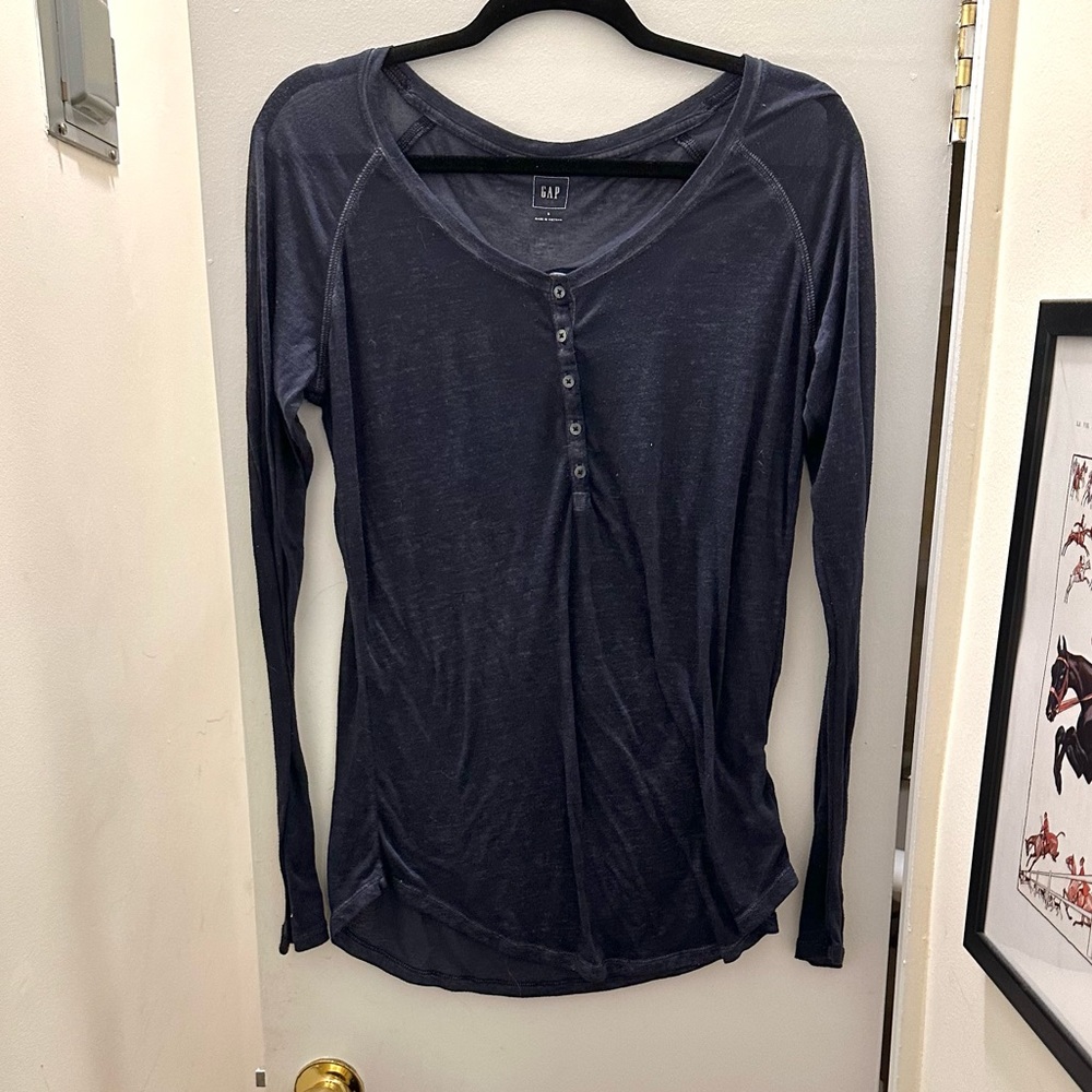 GAP Henley top sheer